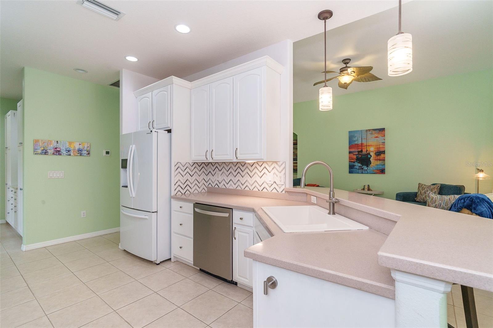122 CLEAR LAKE DR, ENGLEWOOD, FL — photo 20