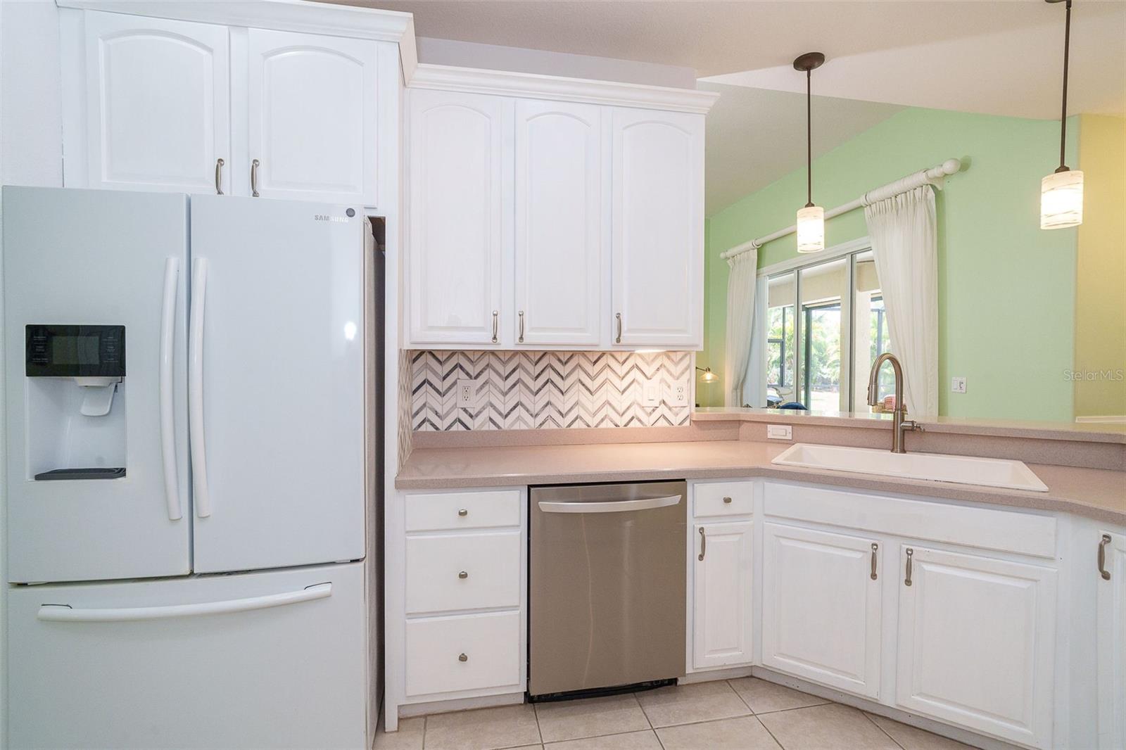 122 CLEAR LAKE DR, ENGLEWOOD, FL — photo 21