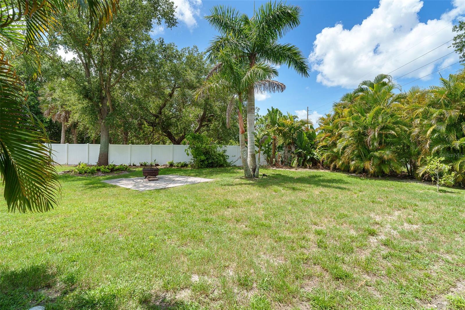 122 CLEAR LAKE DR, ENGLEWOOD, FL — photo 41