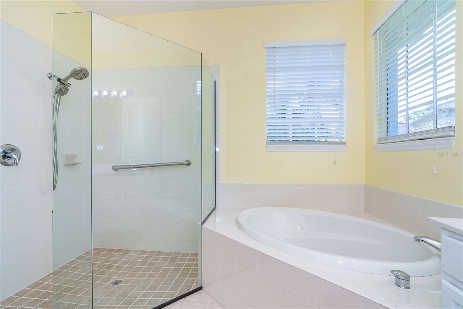 122 CLEAR LAKE DR, ENGLEWOOD, FL — photo 55