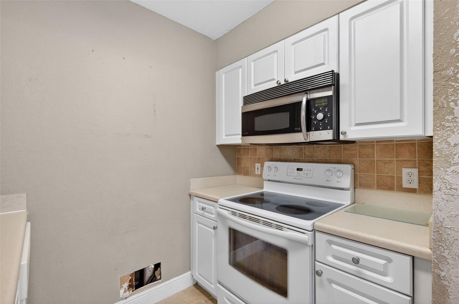 2521 CEDAR CYPRESS CT #101, TAMPA, FL — photo 17