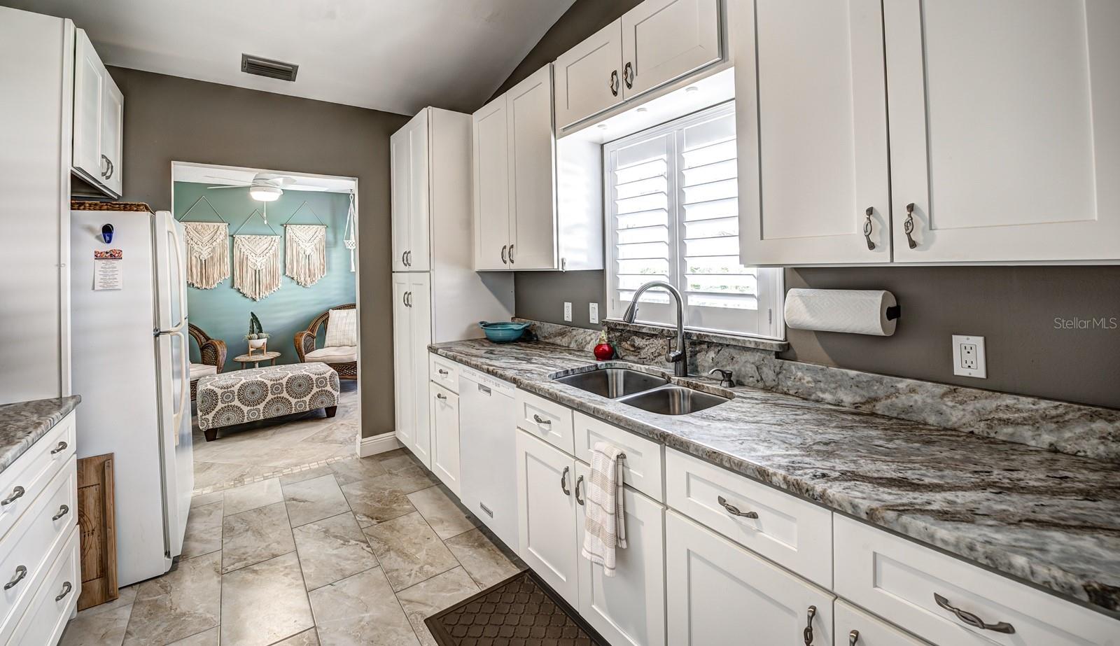 130 SOUTHAMPTON PL #360, VENICE, FL — photo 12