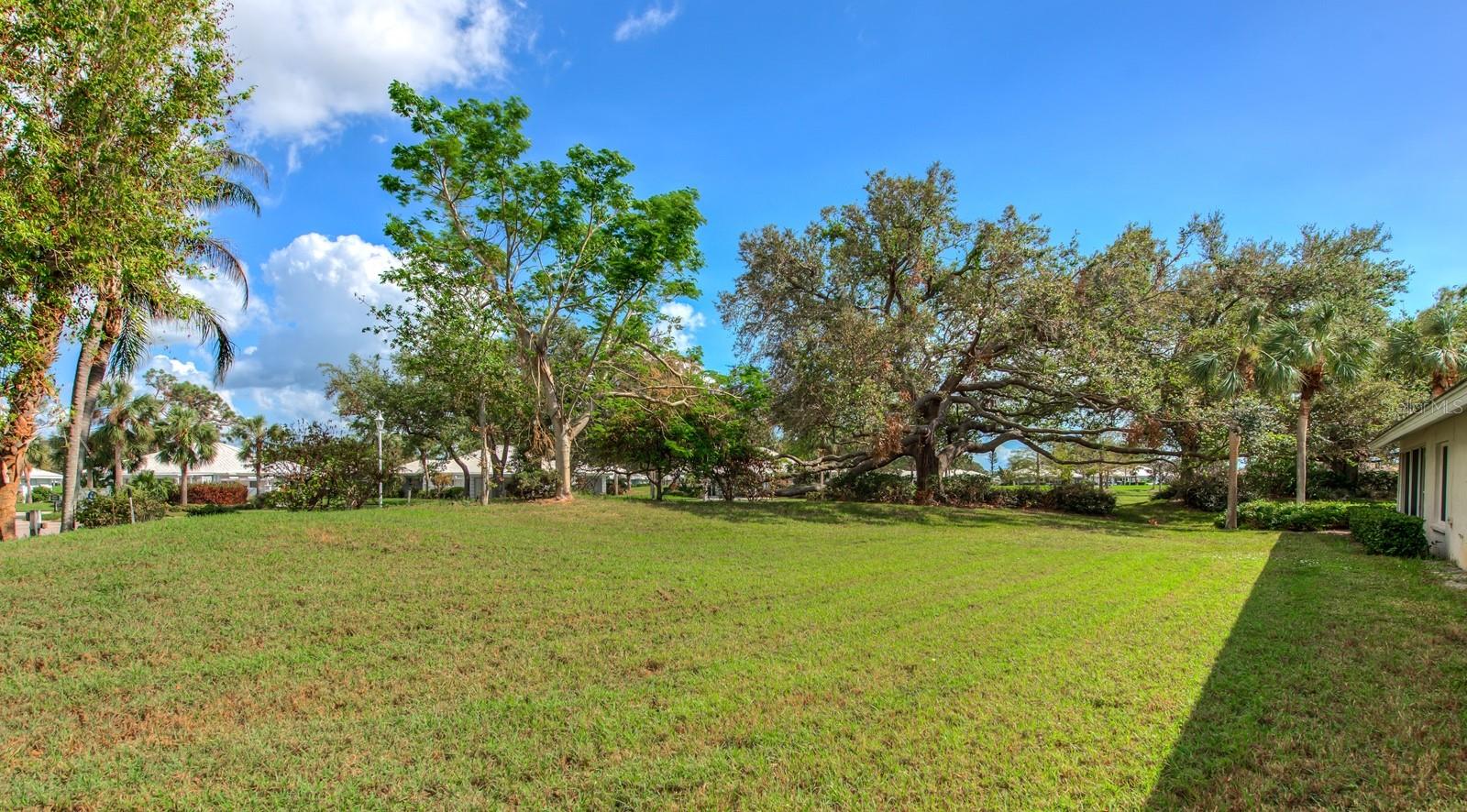 130 SOUTHAMPTON PL #360, VENICE, FL — photo 33
