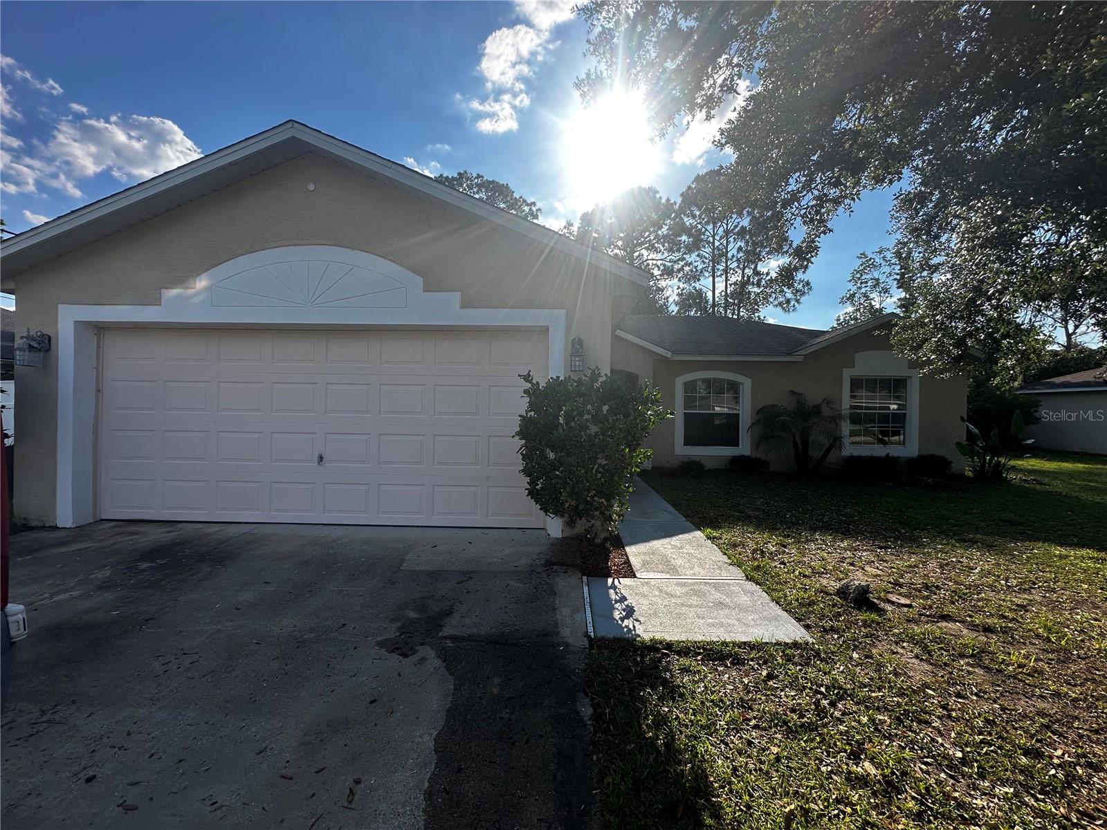 18 RED CLOVER LN, PALM COAST, FL — photo 2