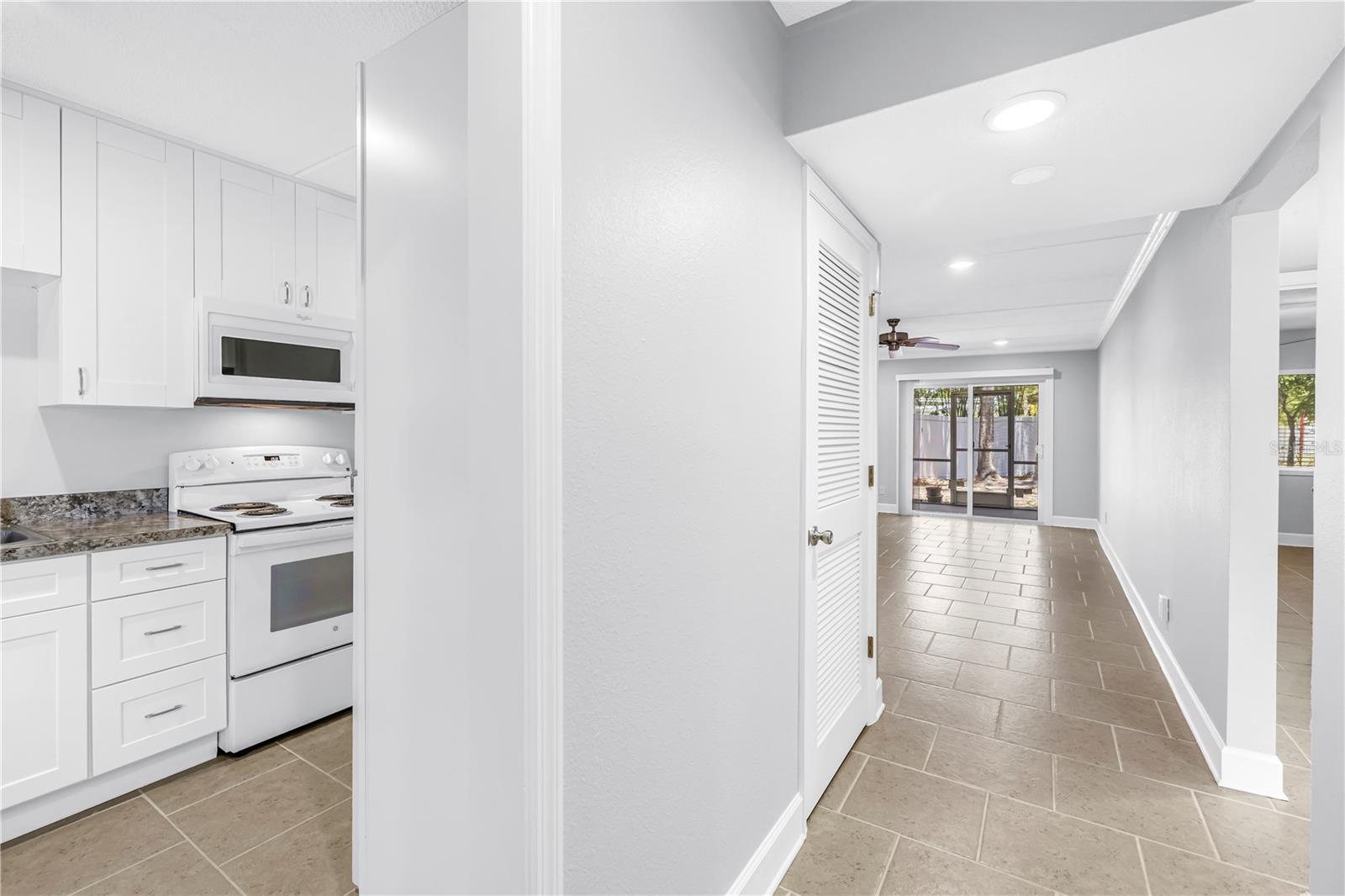 4435 1ST ST NE #104, ST PETERSBURG, FL — photo 4