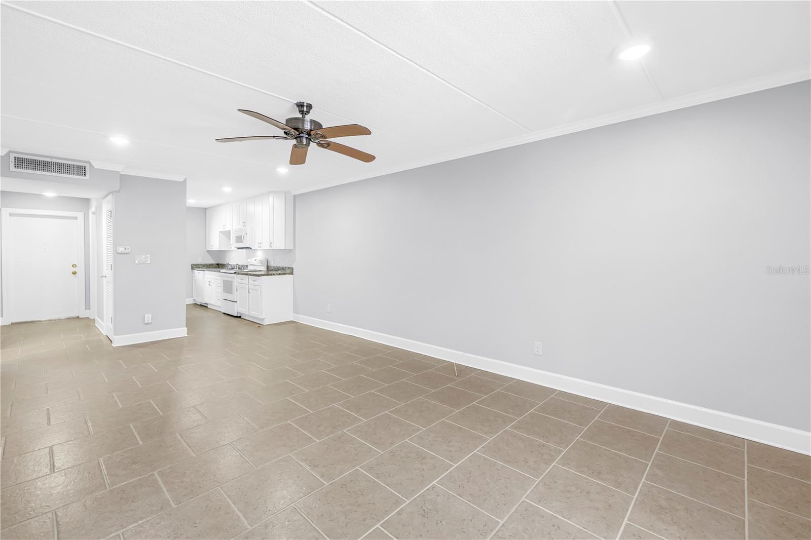 4435 1ST ST NE #104, ST PETERSBURG, FL — photo 12