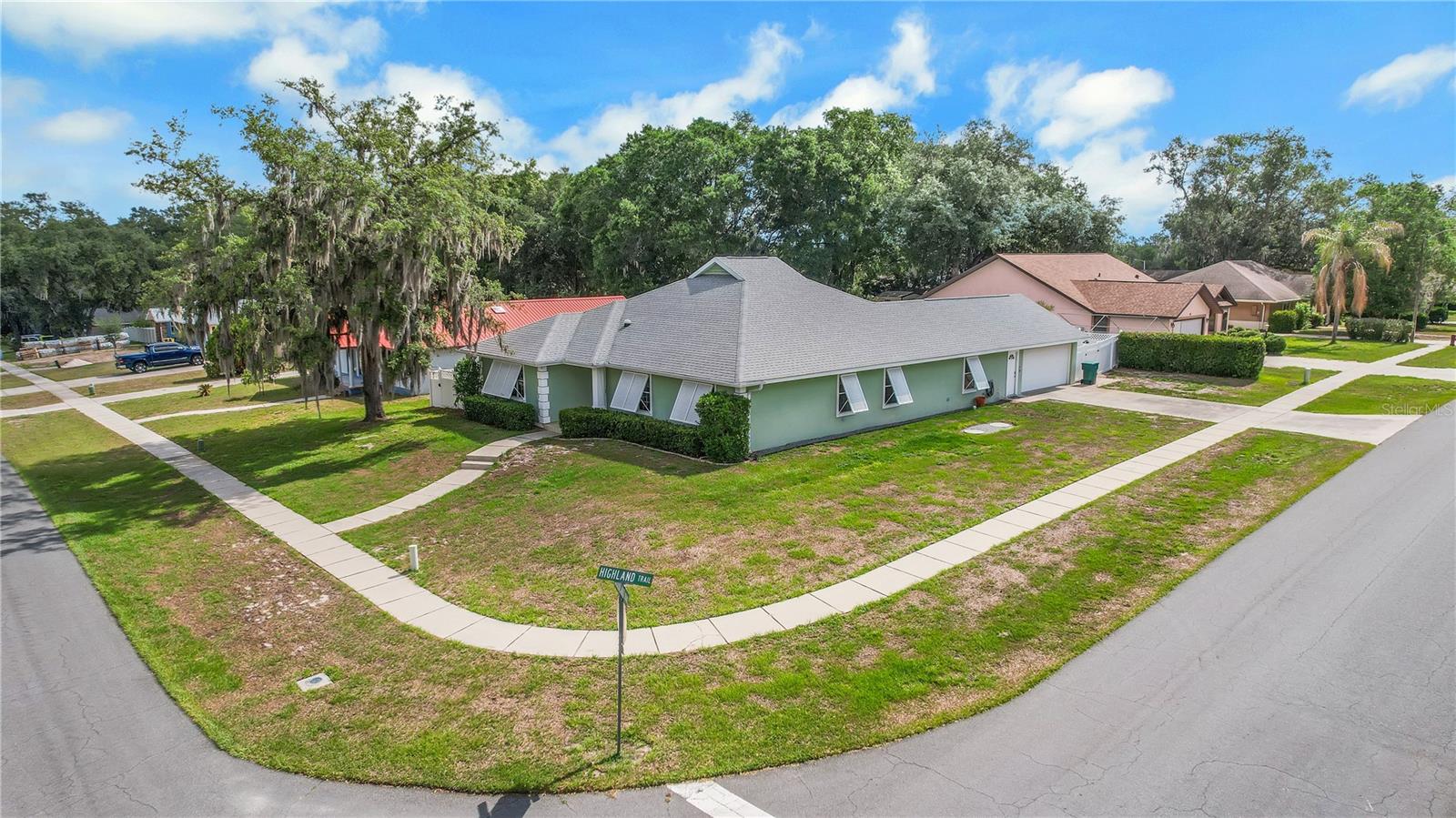 317 WOODLAND TRL, LADY LAKE, FL — photo 4