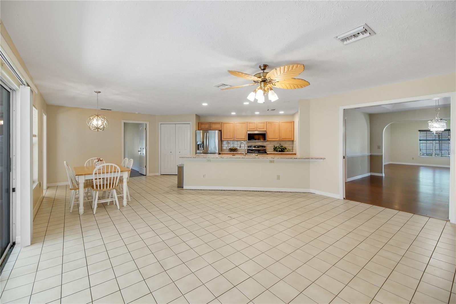 317 WOODLAND TRL, LADY LAKE, FL — photo 33