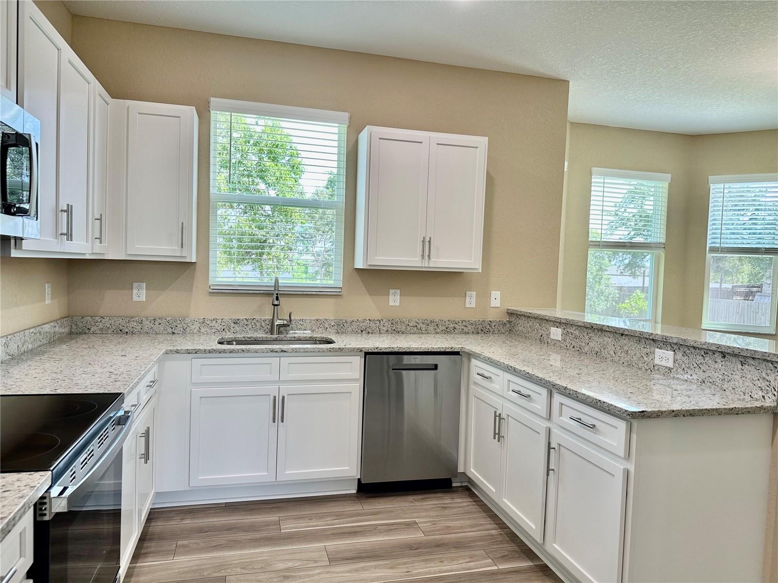 13075 HOUSE FINCH RD, WEEKI WACHEE, FL — photo 21