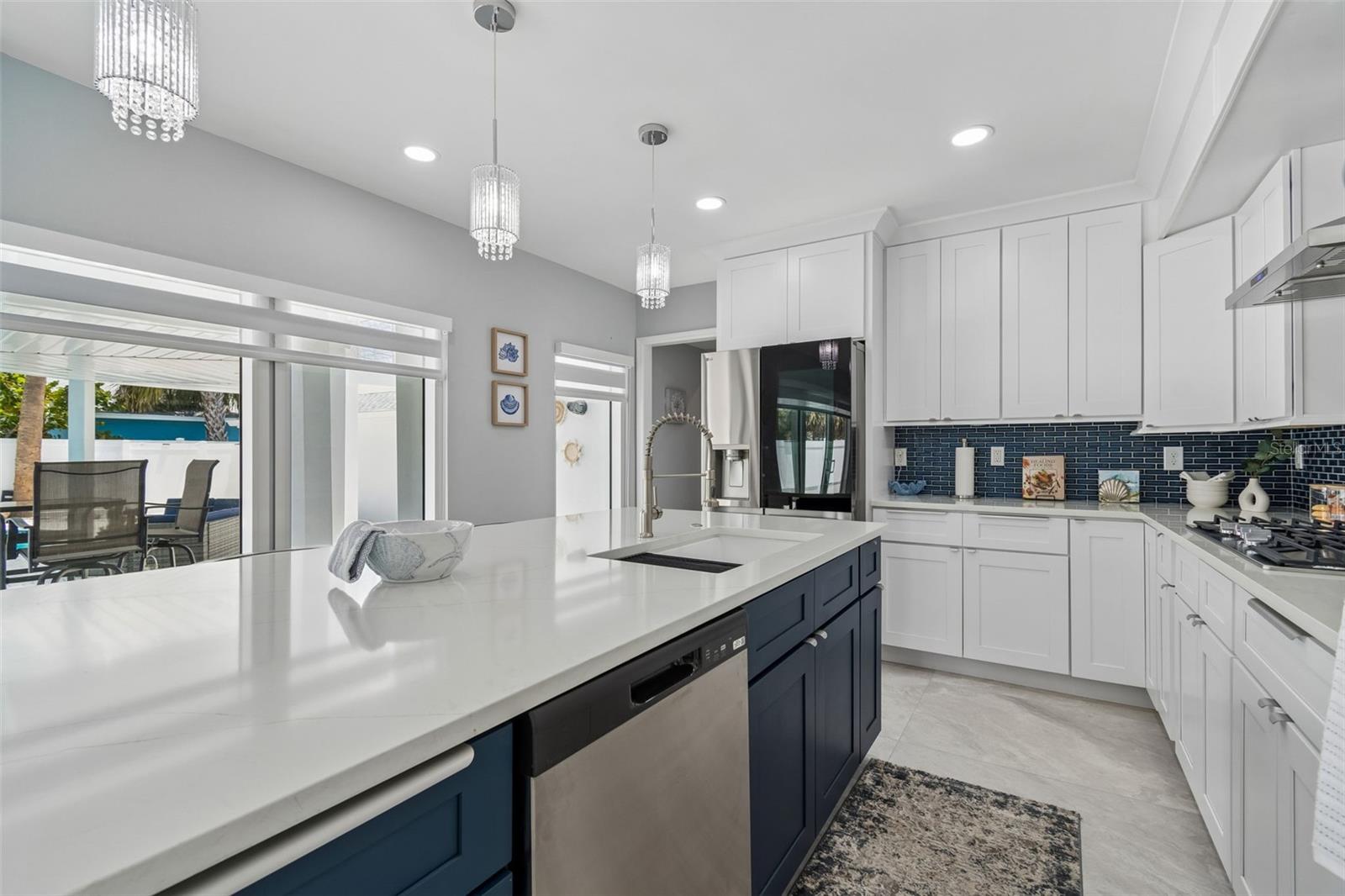 933 ELDORADO AVE, CLEARWATER BEACH, FL — photo 19