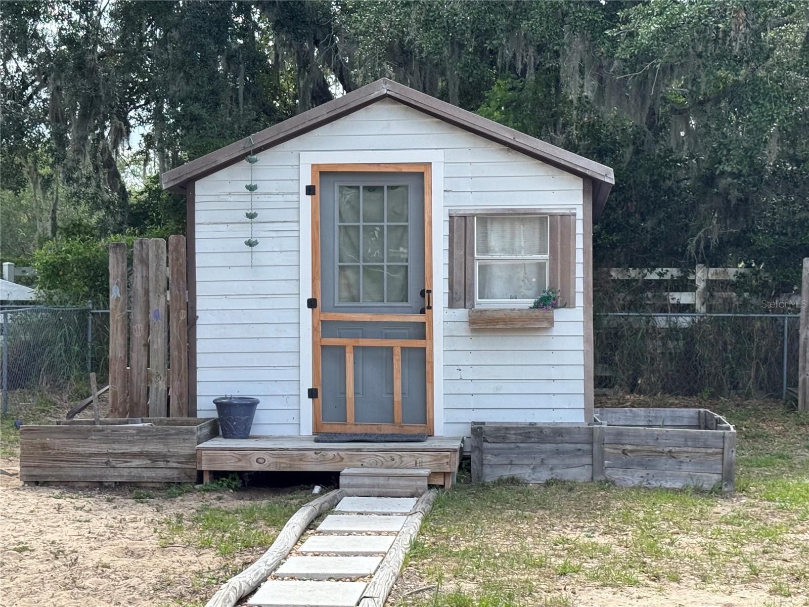 580 FERN AVE, TAVARES, FL — photo 22
