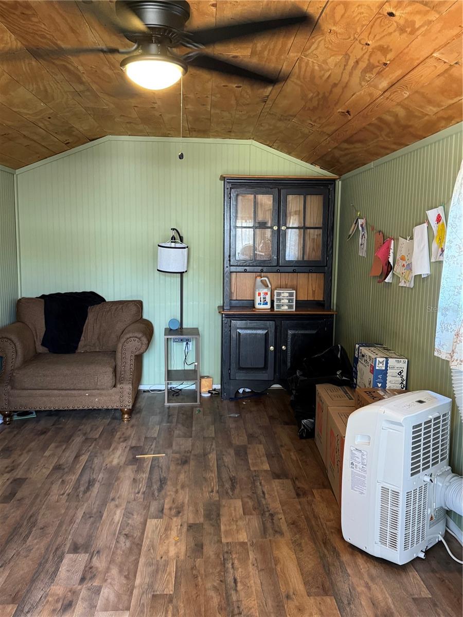 580 FERN AVE, TAVARES, FL — photo 24