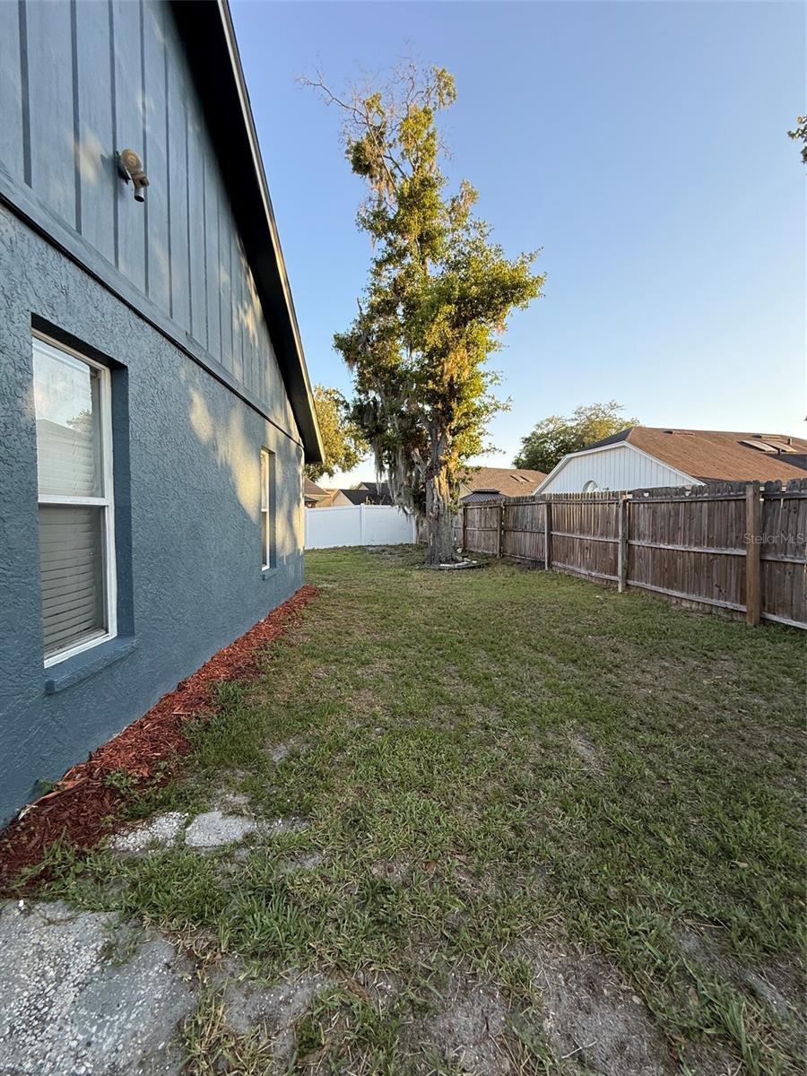 5841 DORHAM PLACE, WESLEY CHAPEL, FL — photo 35