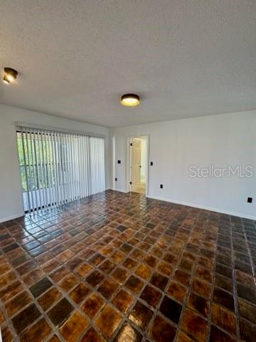2462 KINGFISHER LN #J203, CLEARWATER, FL — photo 5