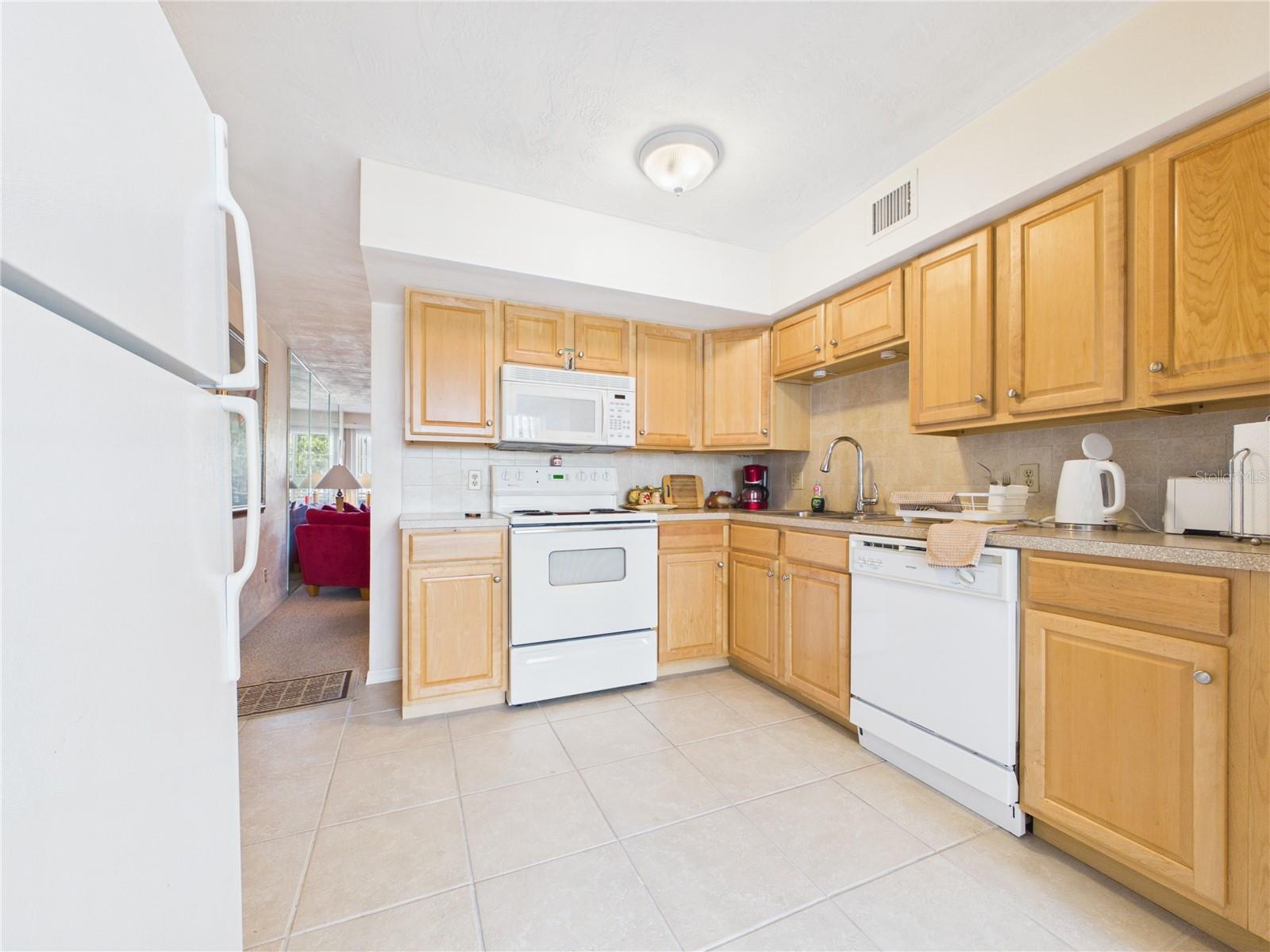 2462 BRAZILIA DR #42, CLEARWATER, FL — photo 9