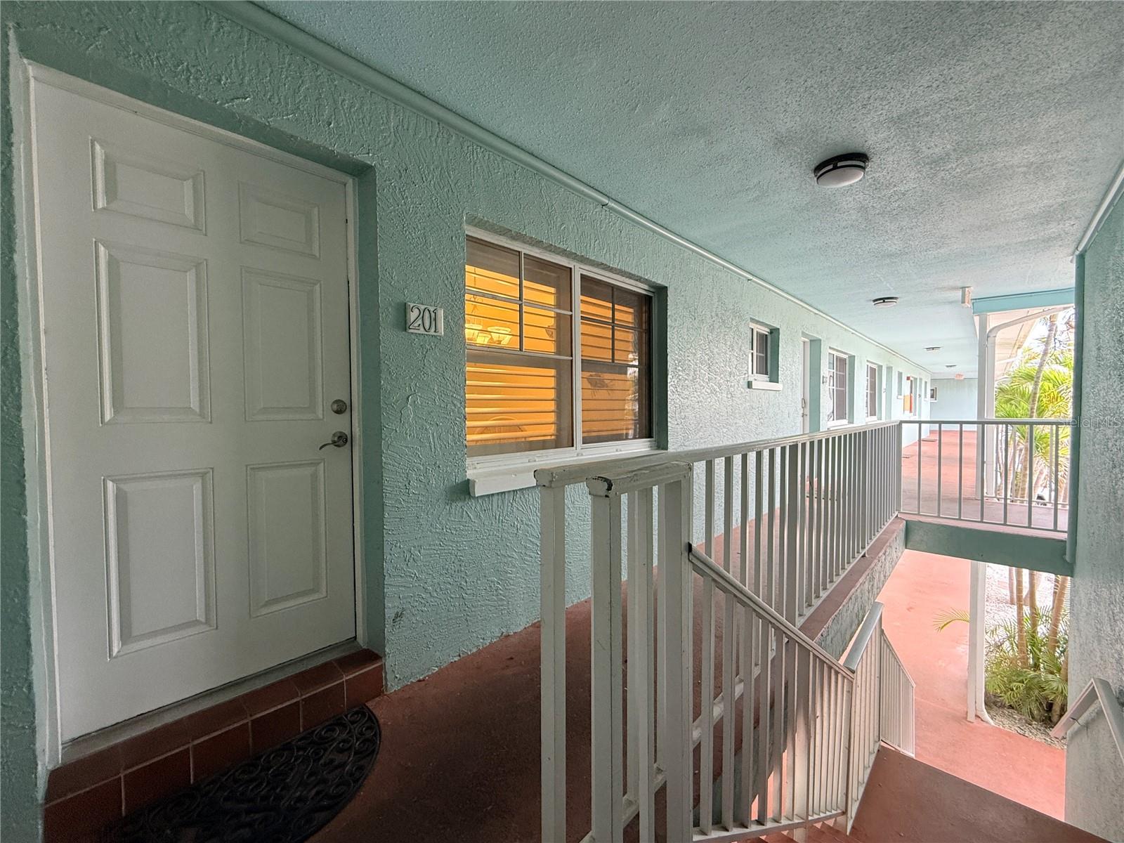 19417 GULF BLVD #D201, INDIAN ROCKS BEACH, FL — photo 2
