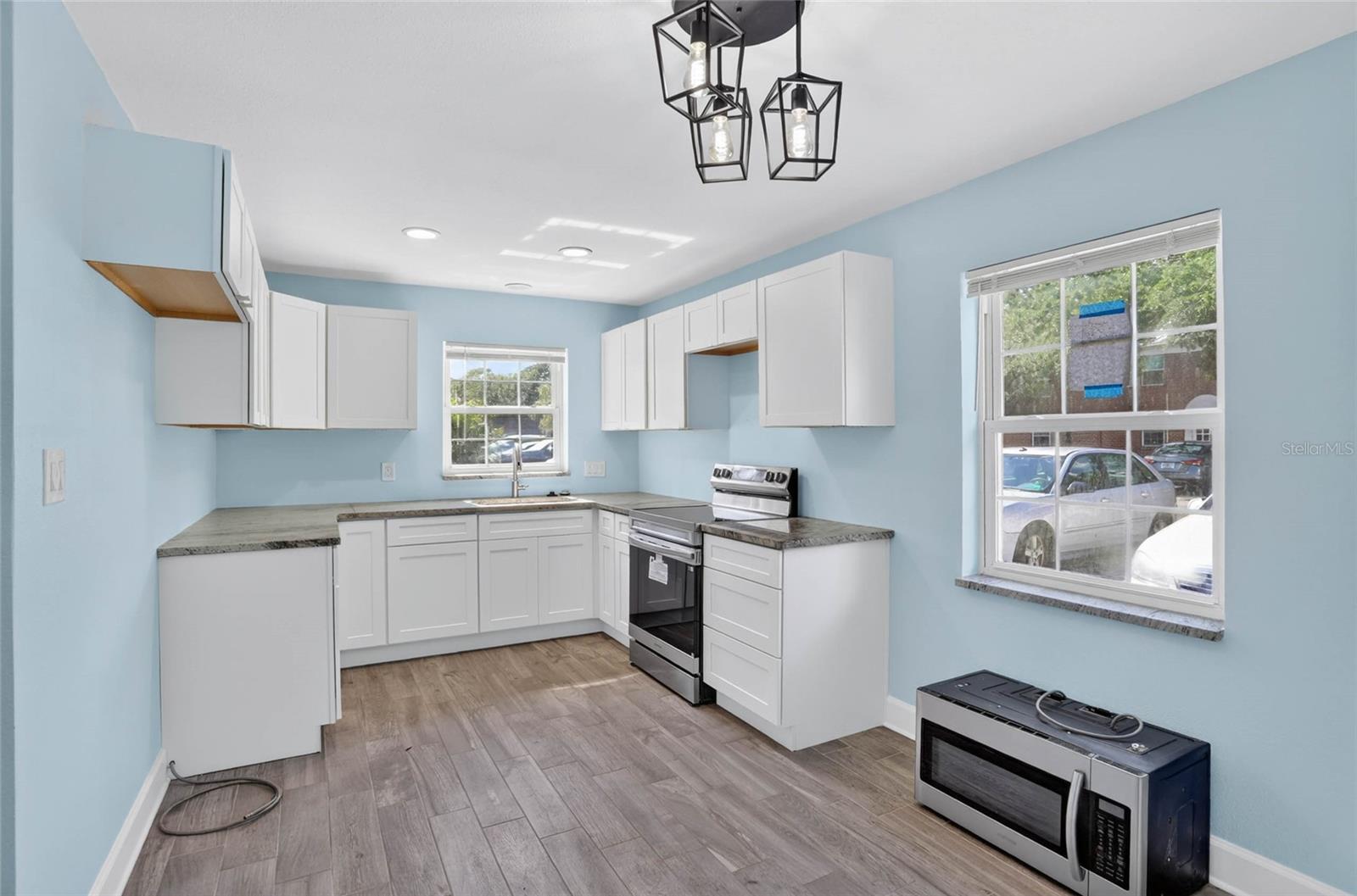8542 10TH ST N #B, ST PETERSBURG, FL — photo 9