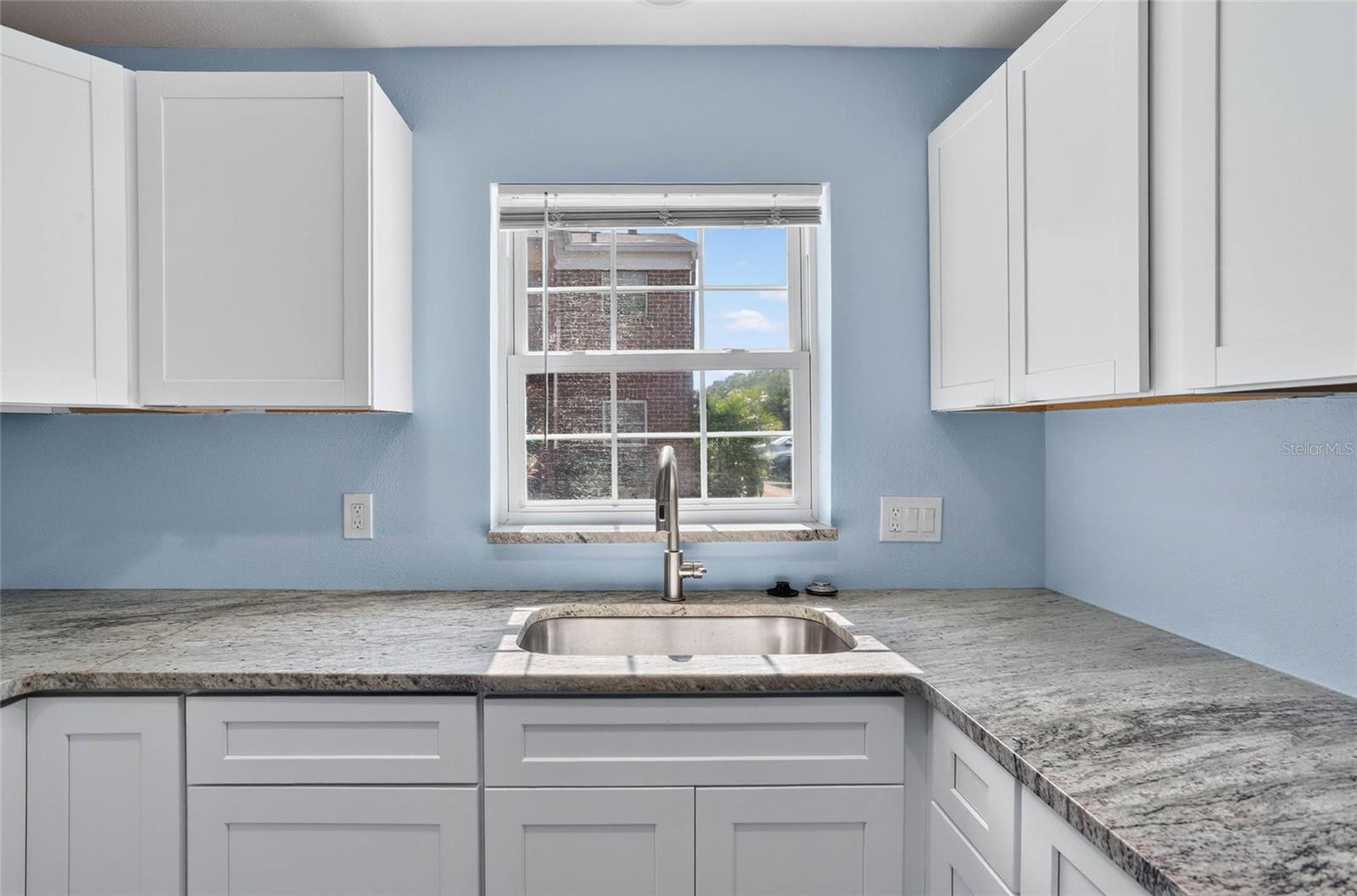 8542 10TH ST N #B, ST PETERSBURG, FL — photo 12
