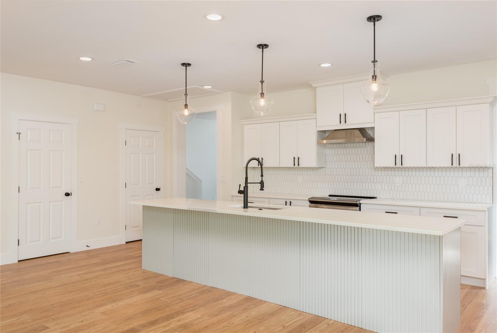 3414 W CHEROKEE AVE, TAMPA, FL — photo 8