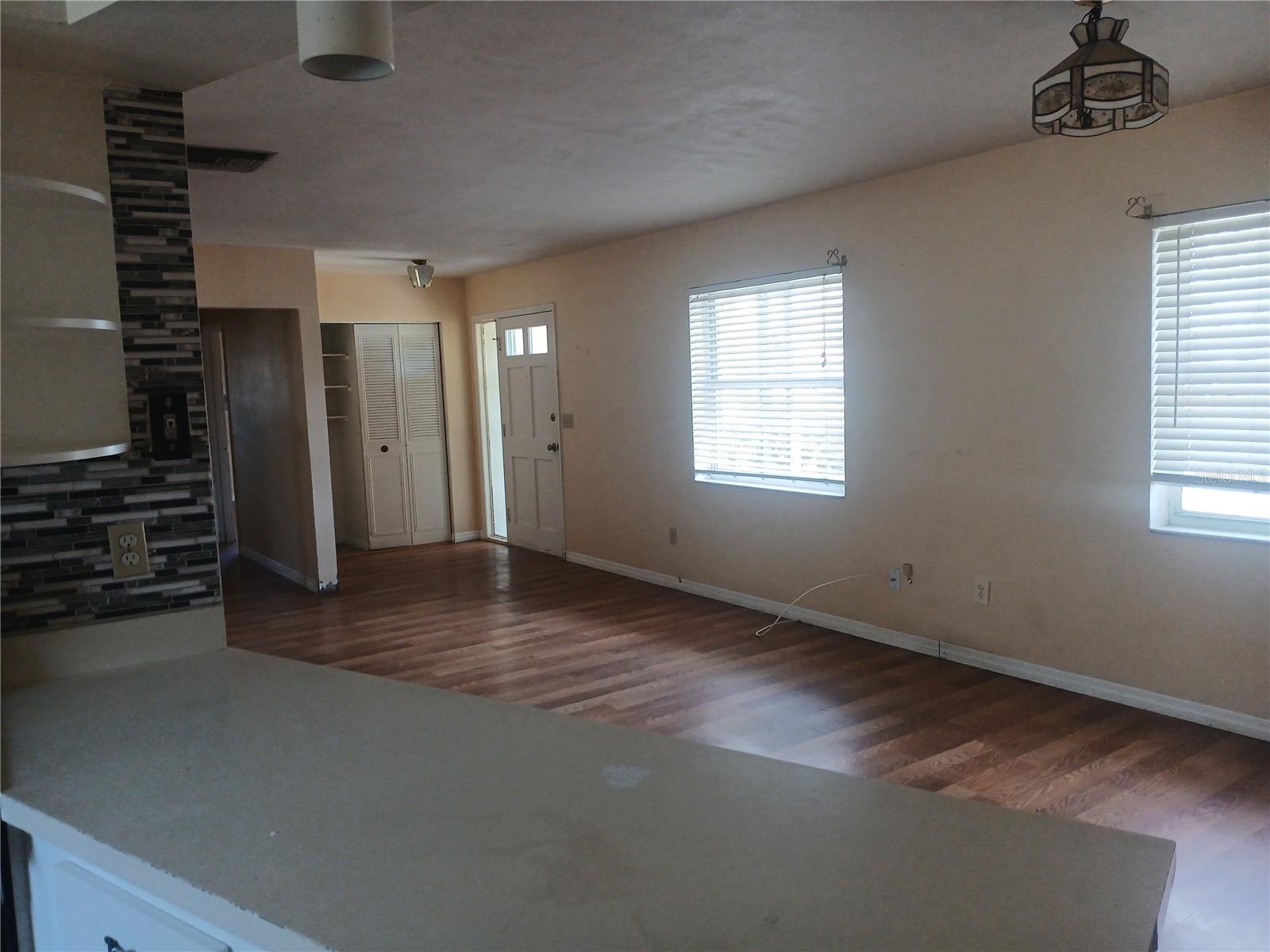 7304 ACORN CIR, SPRING HILL, FL — photo 5