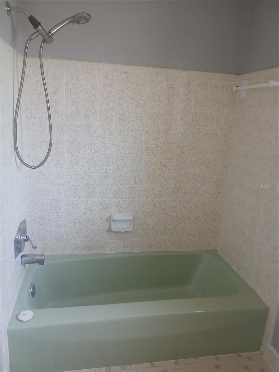 7304 ACORN CIR, SPRING HILL, FL — photo 14