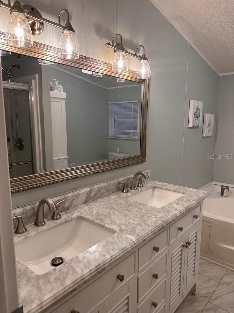122 W SAINT ANNES CIR, APOLLO BEACH, FL — photo 8