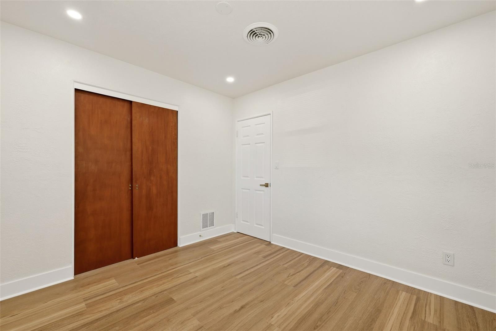 2440 66TH AVE S, ST PETERSBURG, FL — photo 21