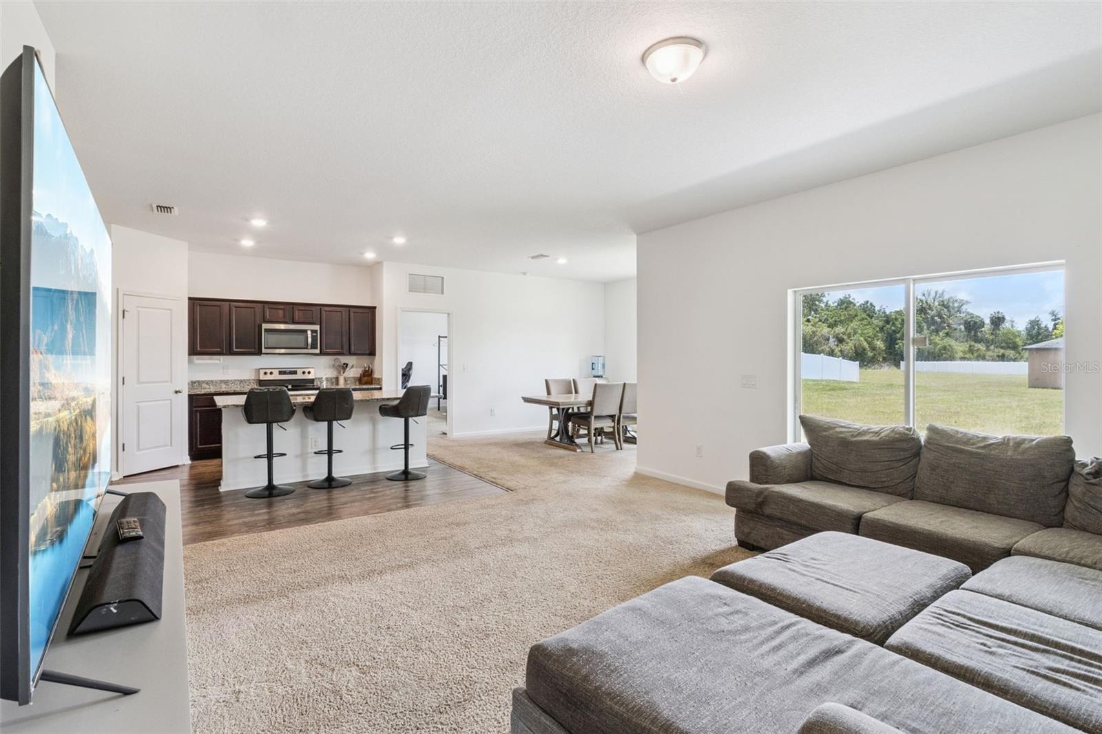 903 SHIMMERING OAKS LN, SEFFNER, FL — photo 11