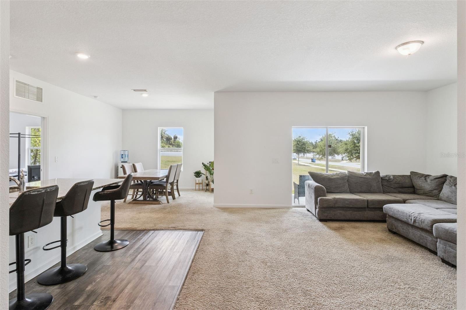 903 SHIMMERING OAKS LN, SEFFNER, FL — photo 12