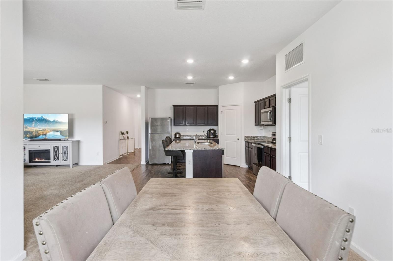 903 SHIMMERING OAKS LN, SEFFNER, FL — photo 15