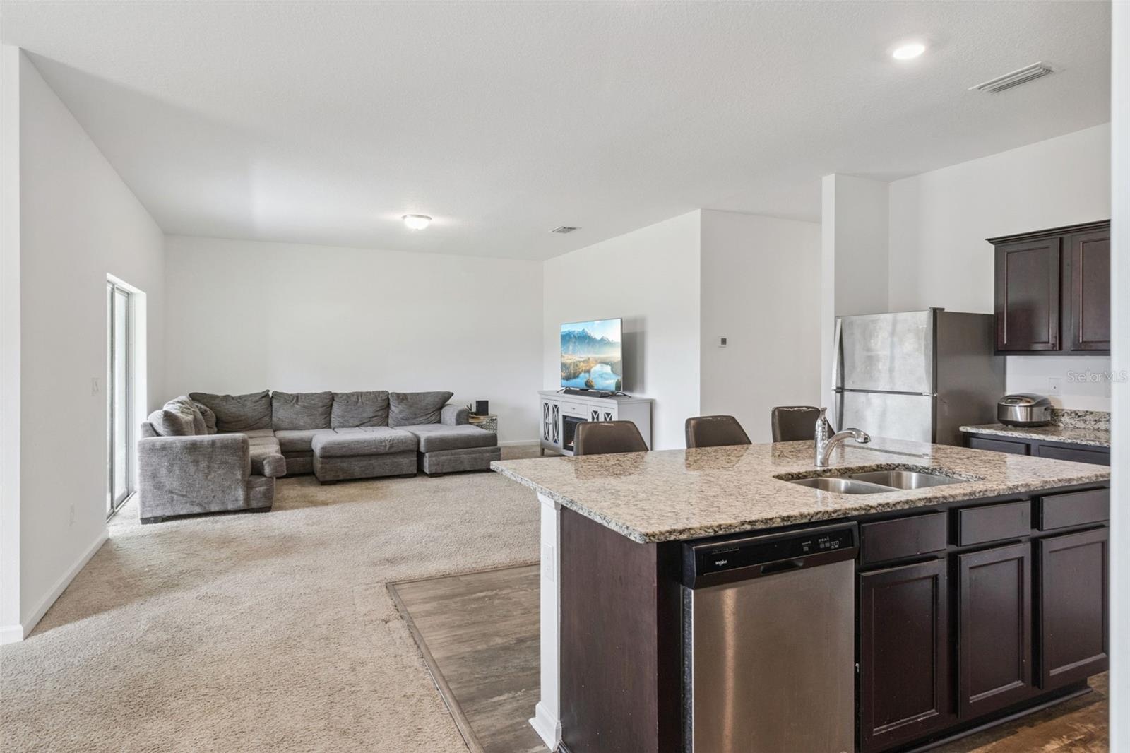 903 SHIMMERING OAKS LN, SEFFNER, FL — photo 16