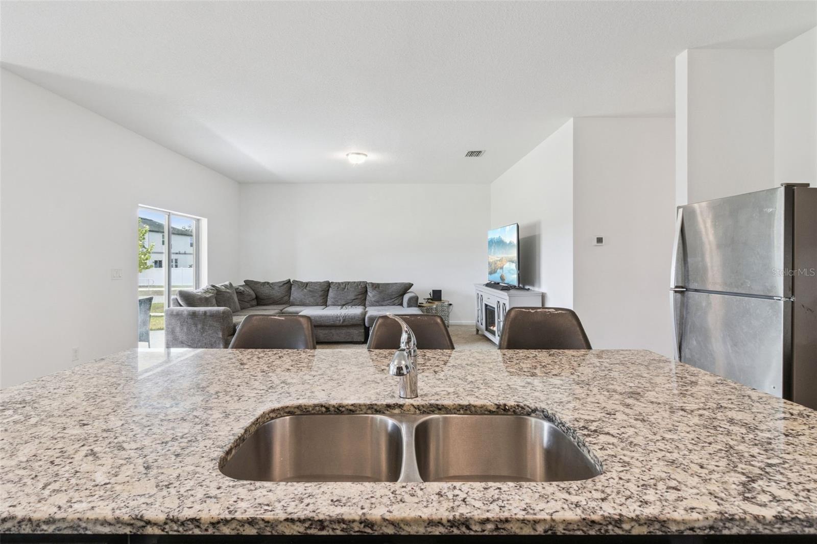 903 SHIMMERING OAKS LN, SEFFNER, FL — photo 21