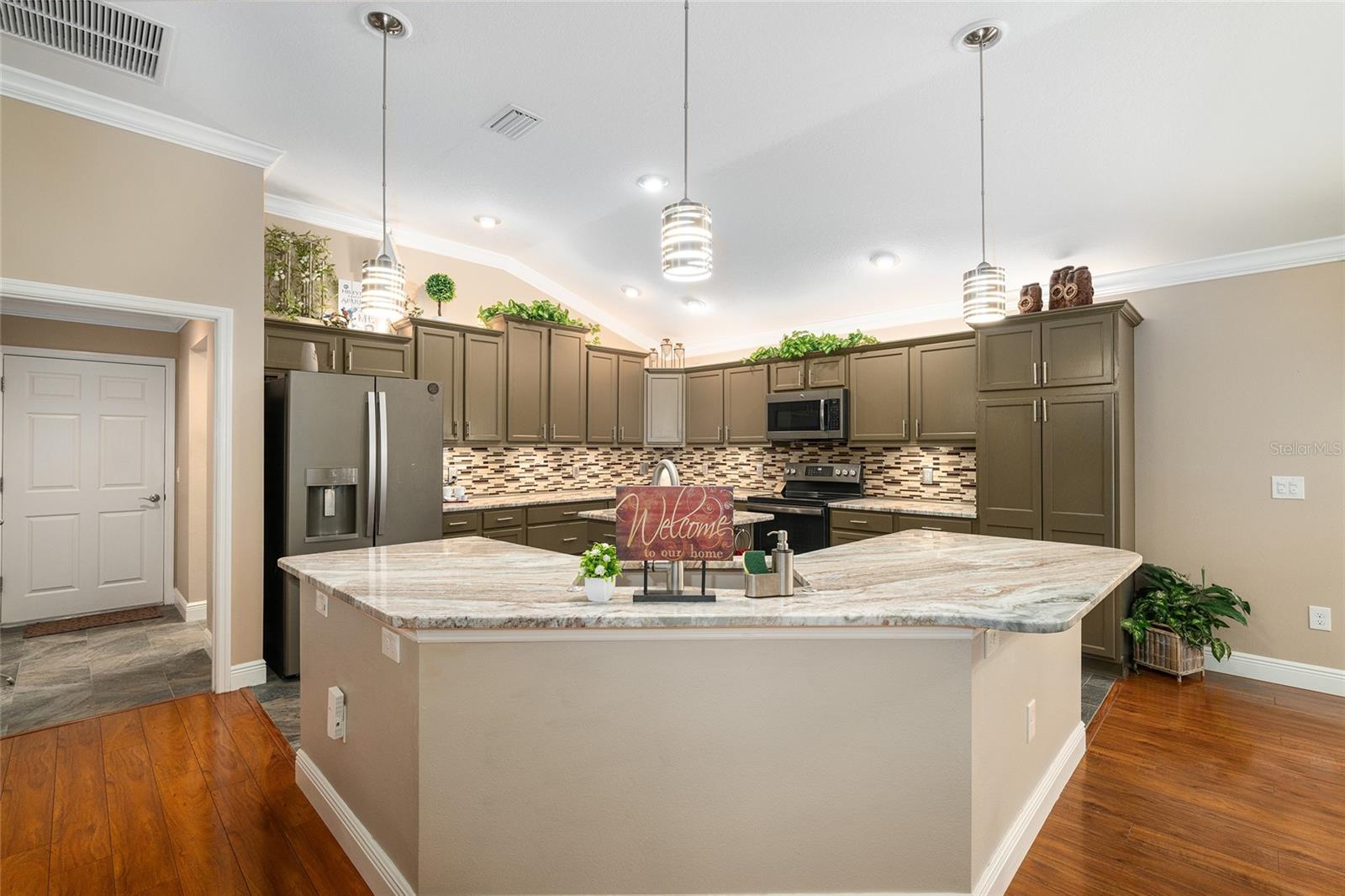 387 HARLOW LN, THE VILLAGES, FL — photo 13