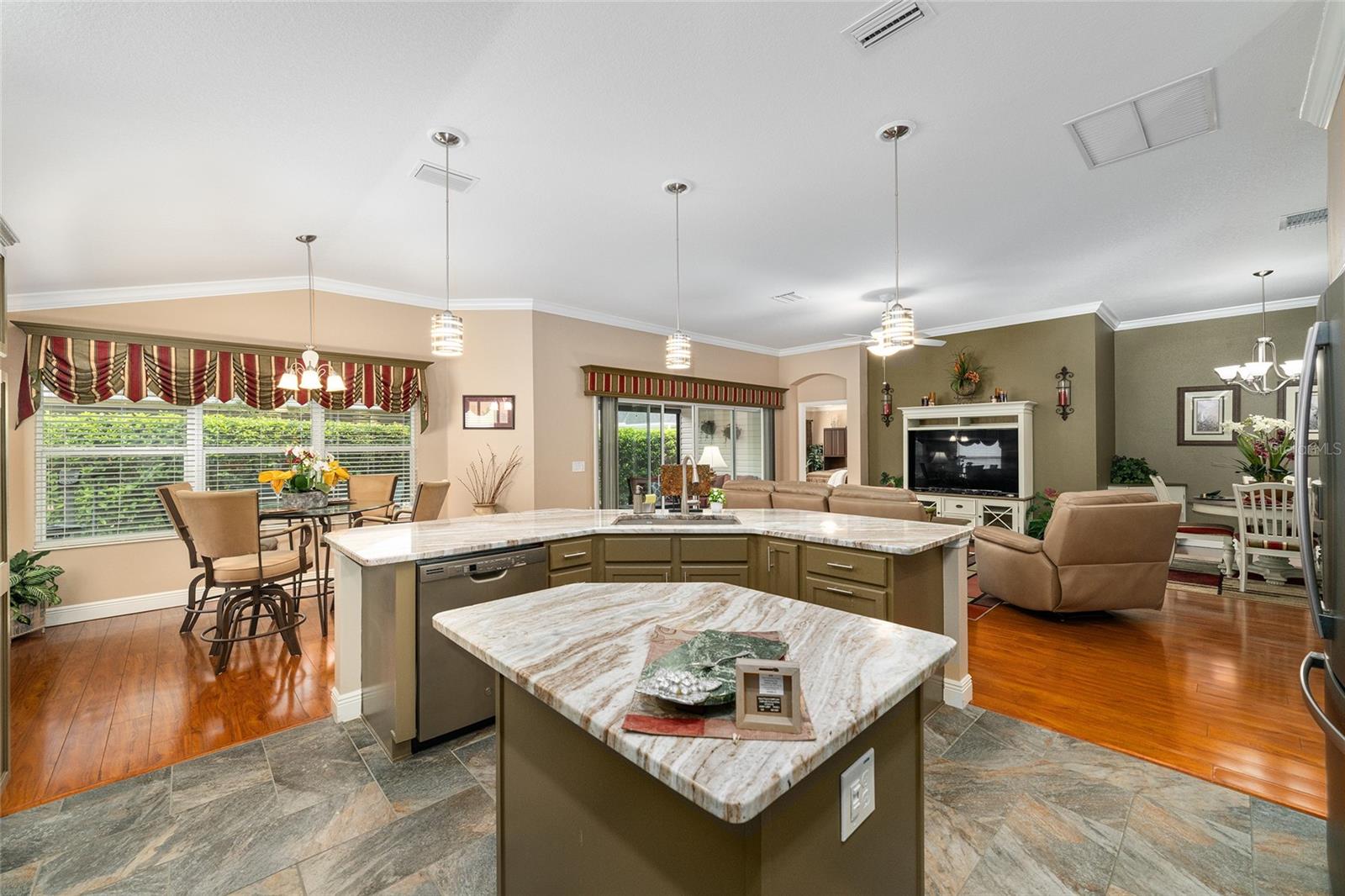 387 HARLOW LN, THE VILLAGES, FL — photo 16