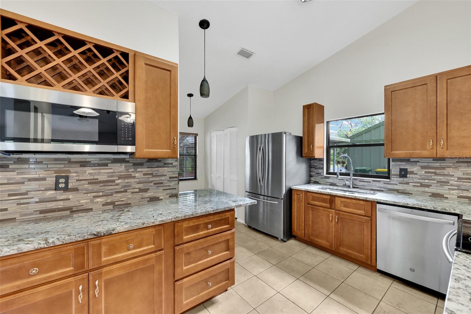 5015 BARRINGTON CIR #201, SARASOTA, FL — photo 4