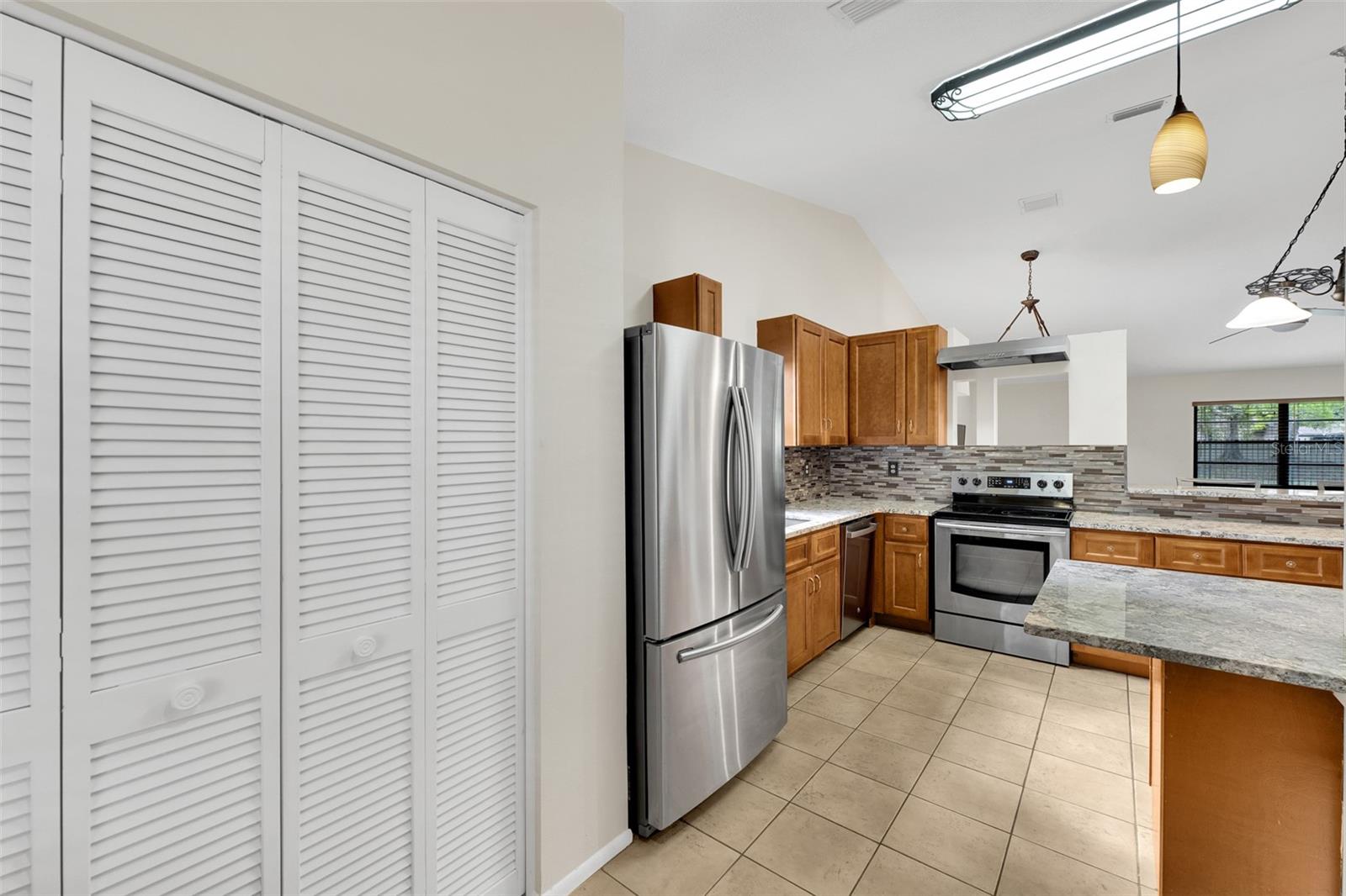 5015 BARRINGTON CIR #201, SARASOTA, FL — photo 7