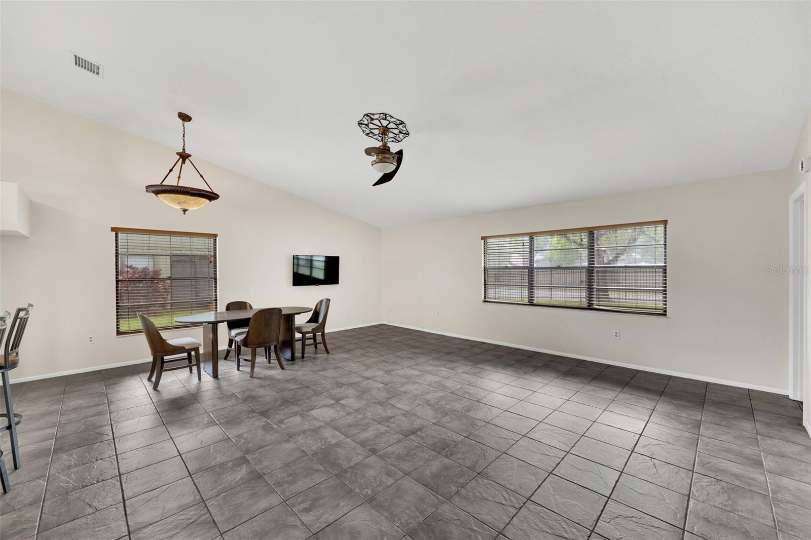 5015 BARRINGTON CIR #201, SARASOTA, FL — photo 16