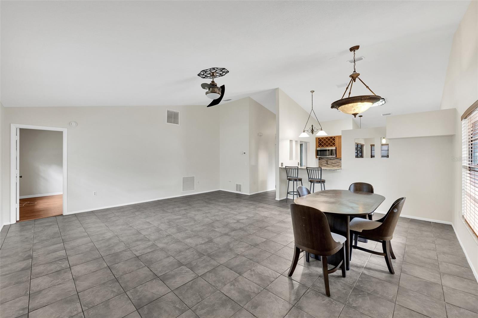 5015 BARRINGTON CIR #201, SARASOTA, FL — photo 18