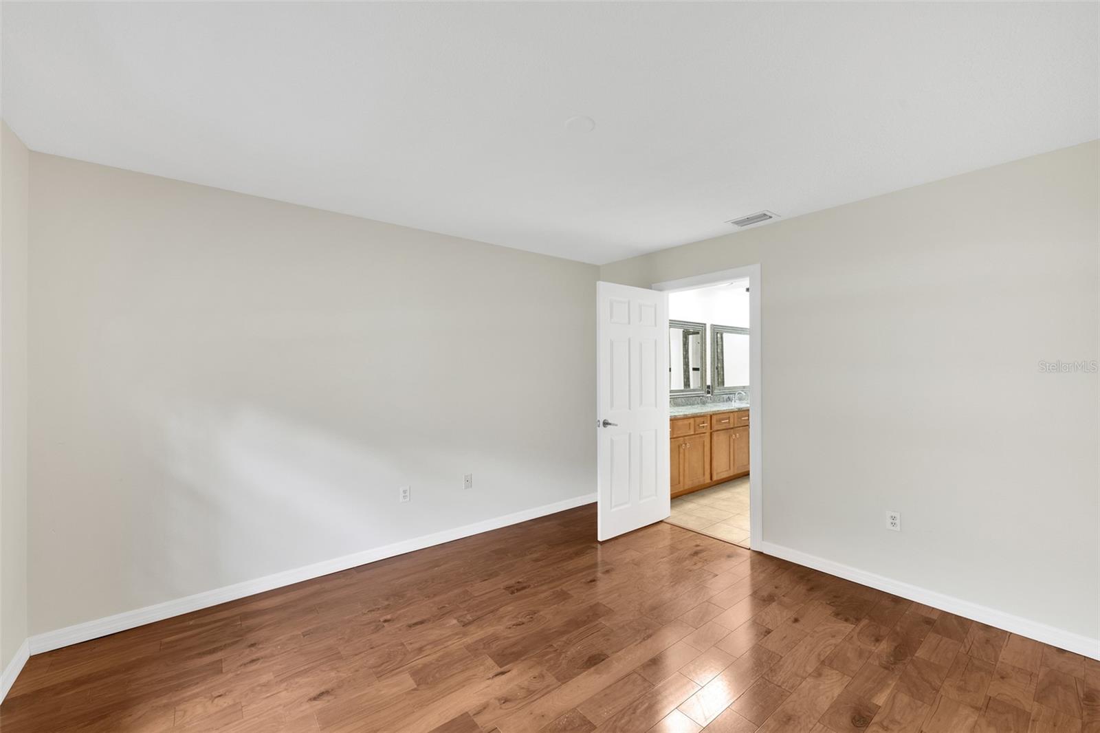 5015 BARRINGTON CIR #201, SARASOTA, FL — photo 22