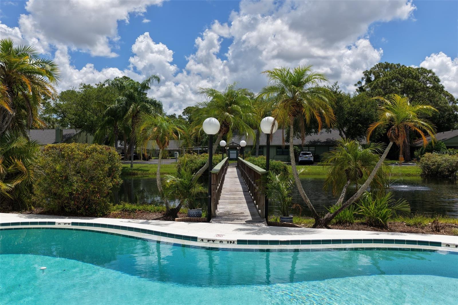 5015 BARRINGTON CIR #201, SARASOTA, FL — photo 33