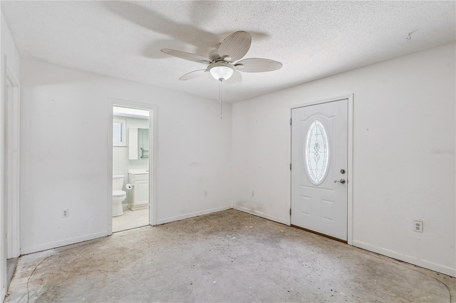 380 E LAKE ST, UMATILLA, FL — photo 25