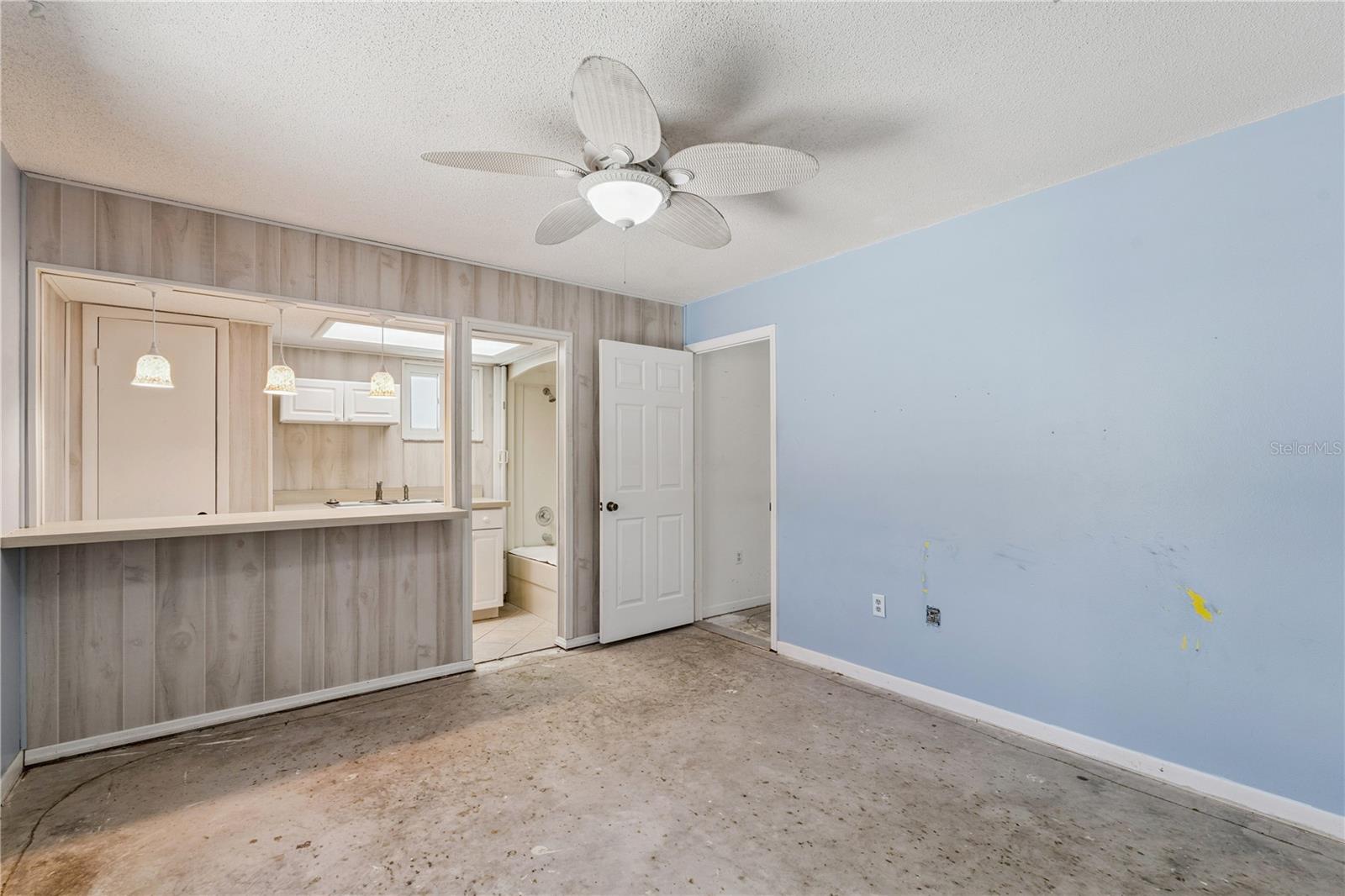 380 E LAKE ST, UMATILLA, FL — photo 28