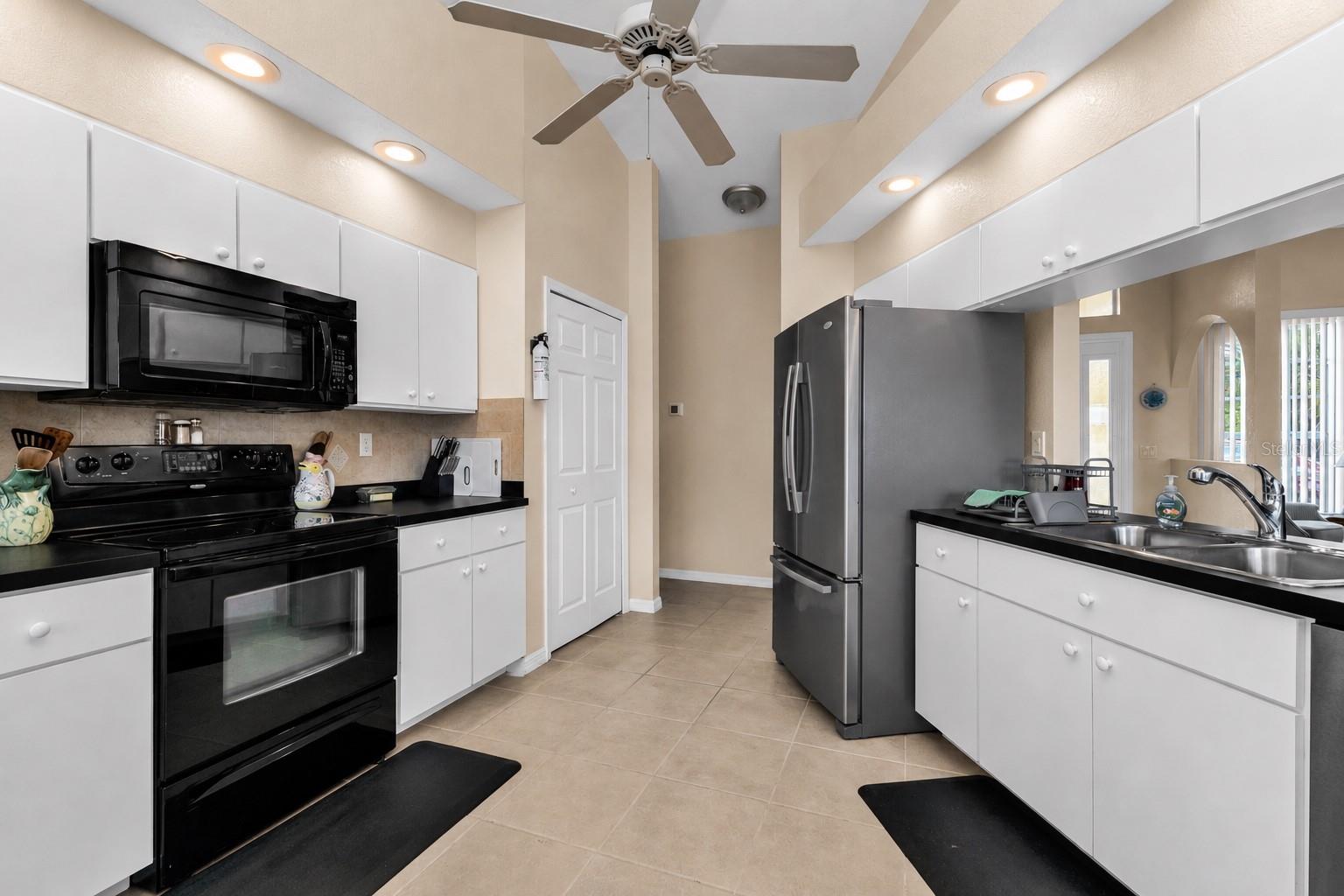 18075 PETOSKEY CIR, PORT CHARLOTTE, FL — photo 14