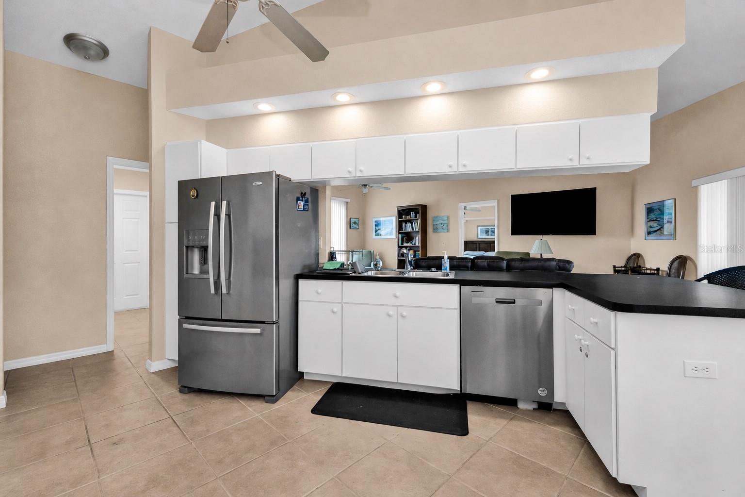 18075 PETOSKEY CIR, PORT CHARLOTTE, FL — photo 16