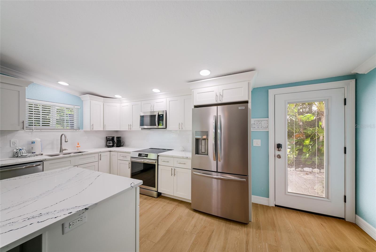 324 64TH ST, HOLMES BEACH, FL — photo 8
