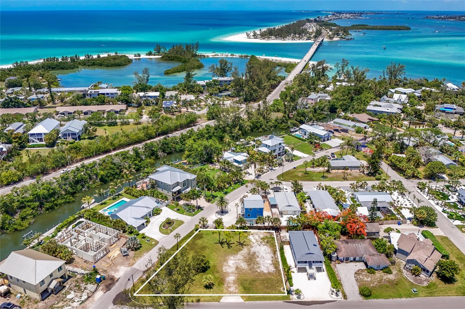 591 RUSSELL ST, LONGBOAT KEY, FL
