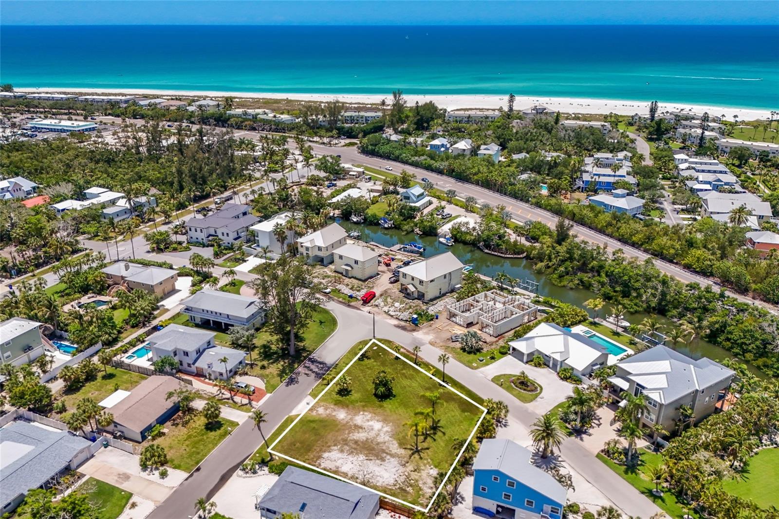 591 RUSSELL ST, LONGBOAT KEY, FL — photo 2