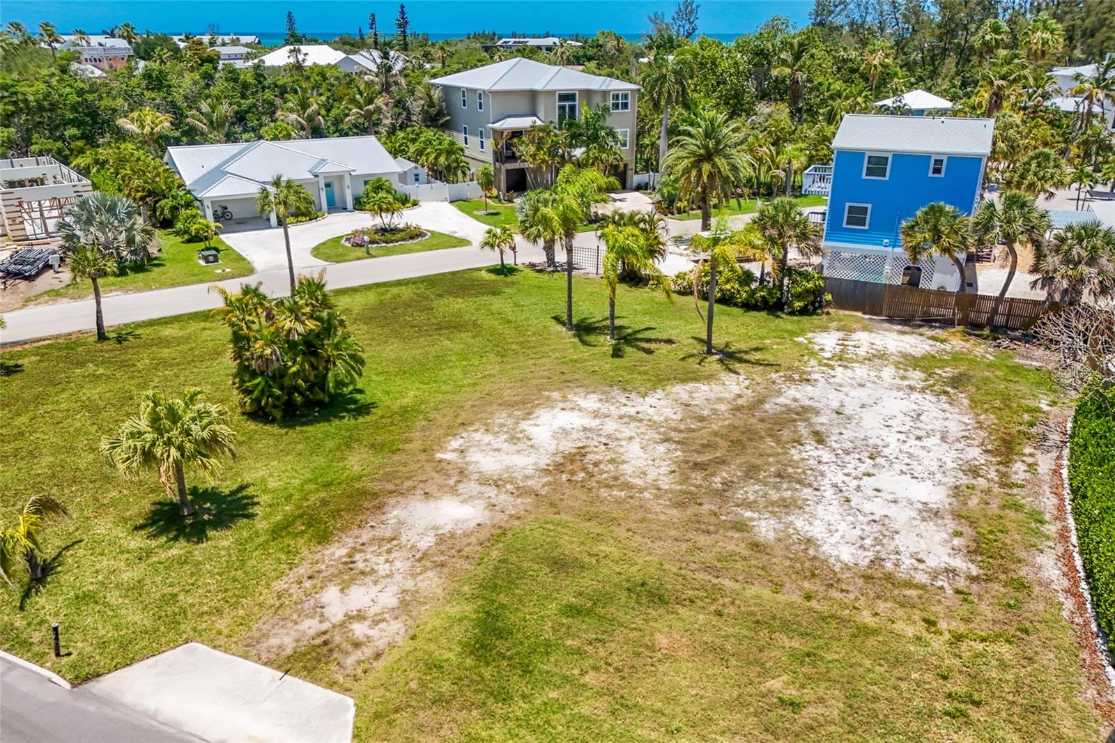 591 RUSSELL ST, LONGBOAT KEY, FL — photo 9