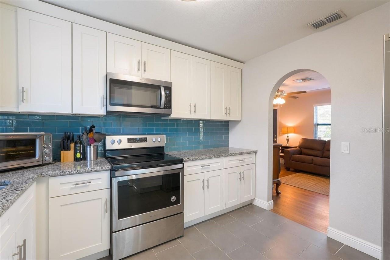 5340 5TH AVE S, ST PETERSBURG, FL — photo 9