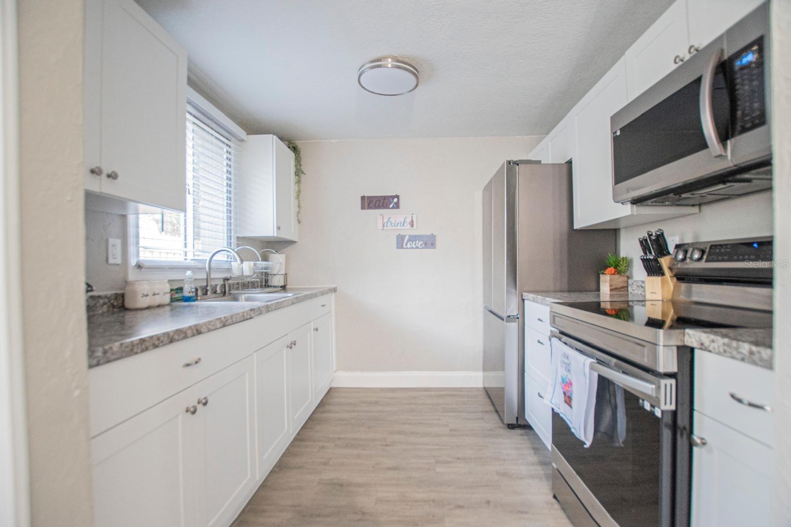 4615 LORDS AVE, SARASOTA, FL — photo 4